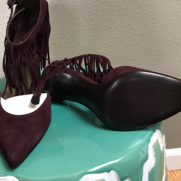 Brand New! NWOT! Stuart Weizmann Fringelica Heels! - Picture 4 of 4